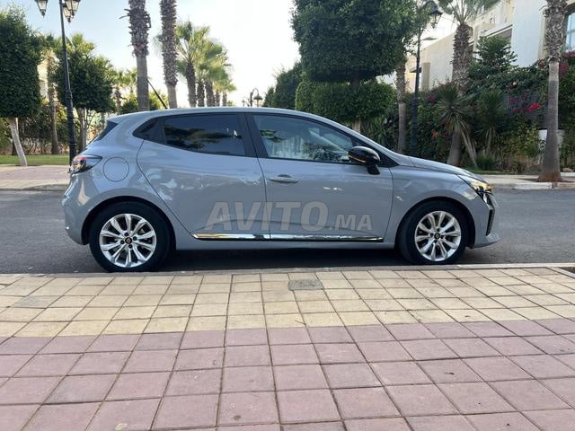 Renault Clio Diesel Manuelle 2024 à Casablanca - 2