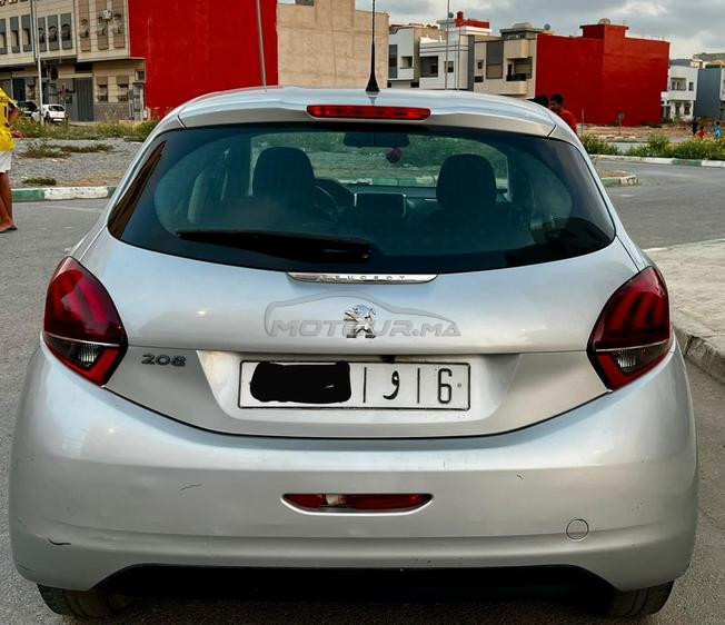 Peugeot 208 2019 active  km 87000 Aucun Retouche