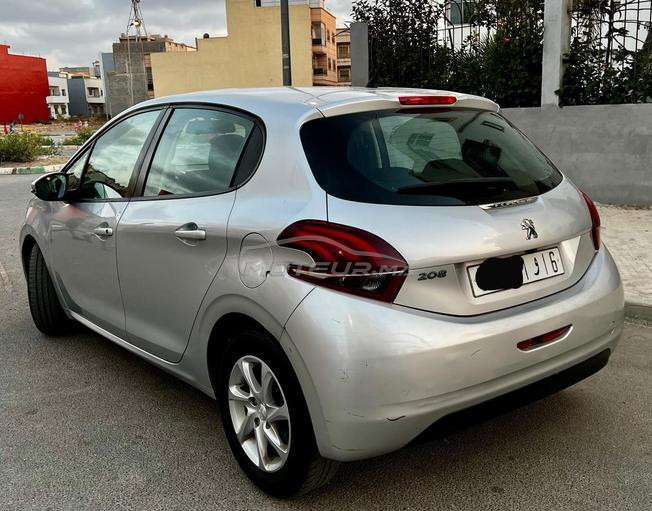 Peugeot 208 2019 active  km 87000 Aucun Retouche