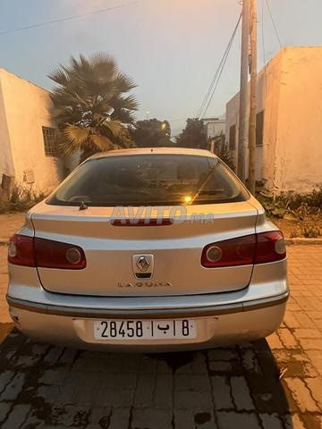 Renault Laguna modèle 2006 - 2