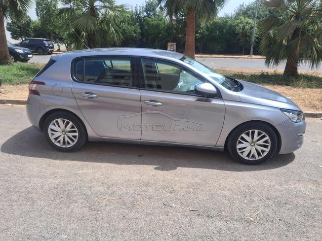 peugeot 208 tres bonne etat faible kilometrage ,