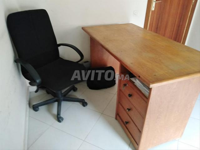 Bureau et chaise roulante - 2