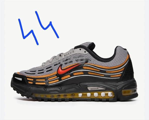 Nike taille 43 - 2