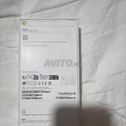 iPhone 17 dans sa boîte jamais ouvert - 2