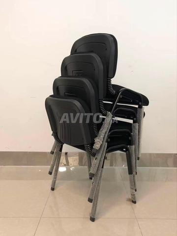 Chaise iso de qualité . - 2