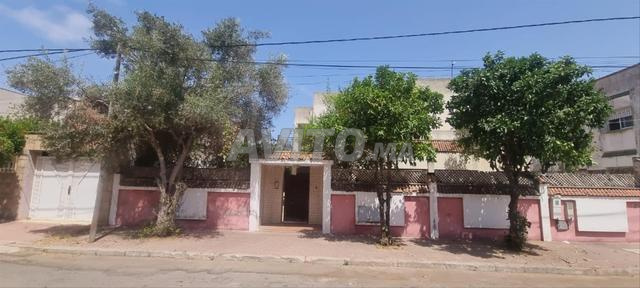 للبيع فيلا رائعة في بئر الرامي الشرقية بمساحة 598 متر مربع