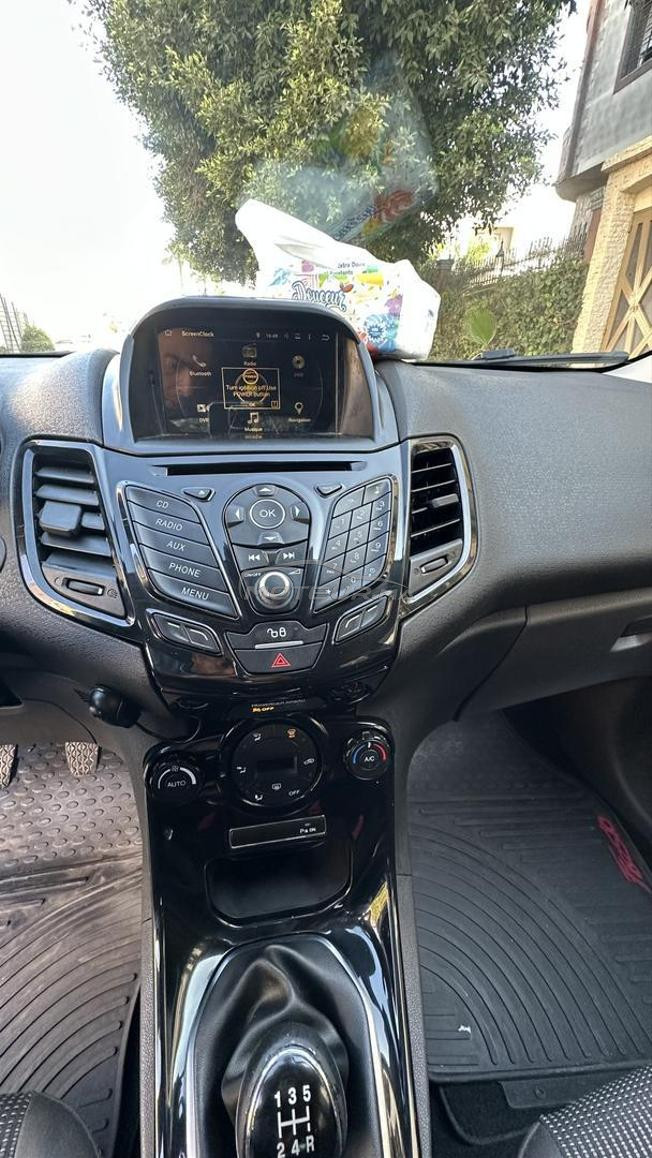 Ford fiesta titanium modèle 2017 premier mah 