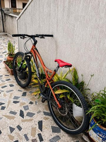 Vélo Specialized type VTT taille L.29