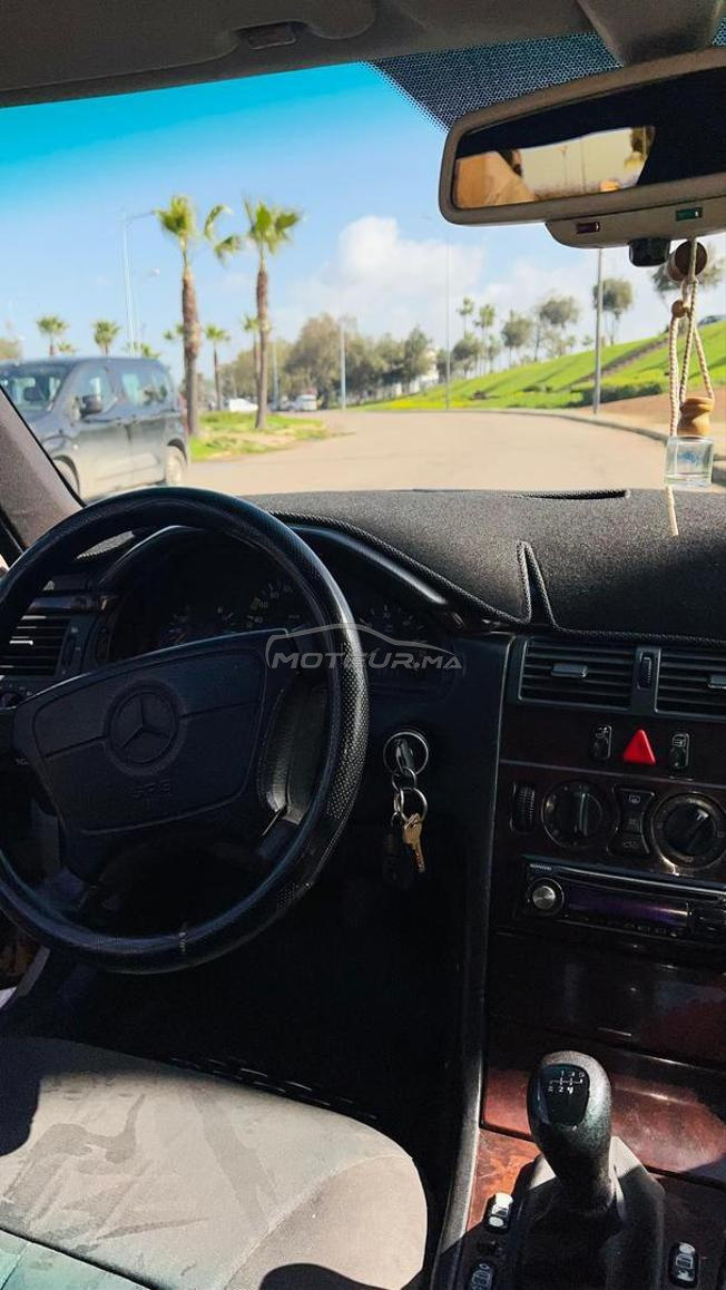 Mercedes-Benz 220 Diesel – Modèle 1997 – bon état
