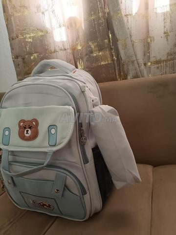Sac à dos élégant et de haute qualité pour jeunes enfants.