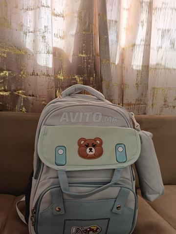 Sac à dos élégant et de haute qualité pour jeunes enfants.