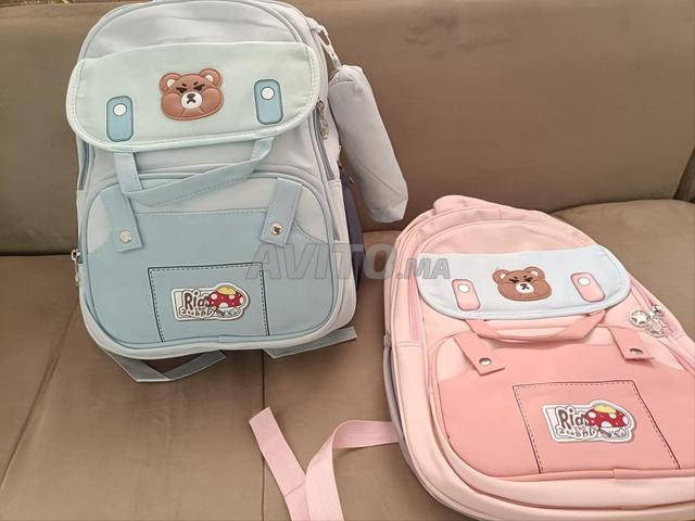 Sac à dos élégant et de haute qualité pour jeunes enfants.
