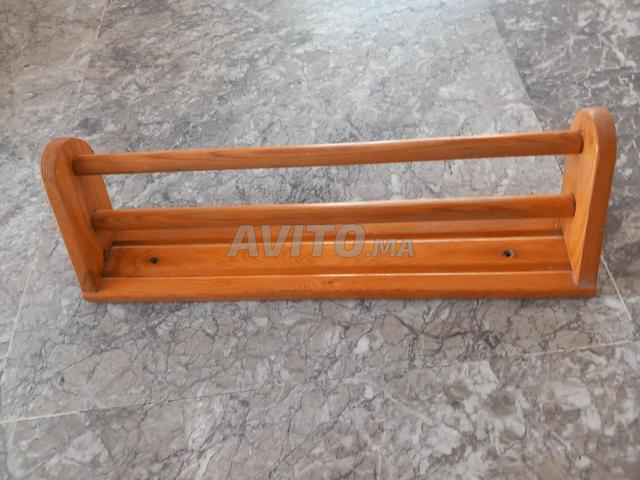Porte-serviette en bois rouge importé