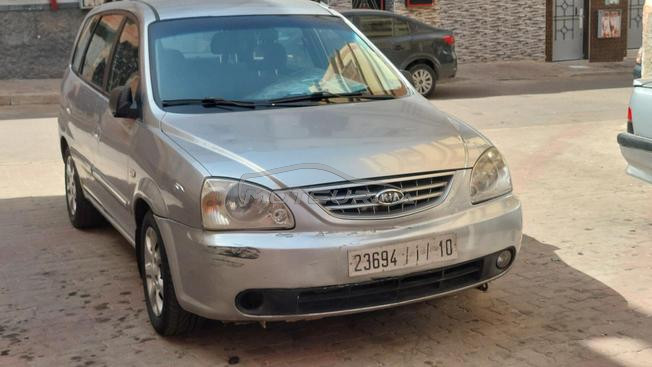 kia carens 
