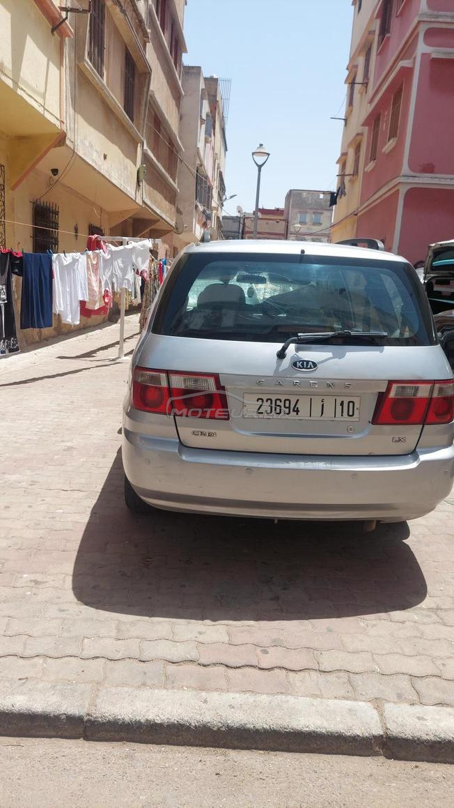 kia carens 