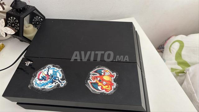PlayStation 4 en bon état avec 4 jeux - 2