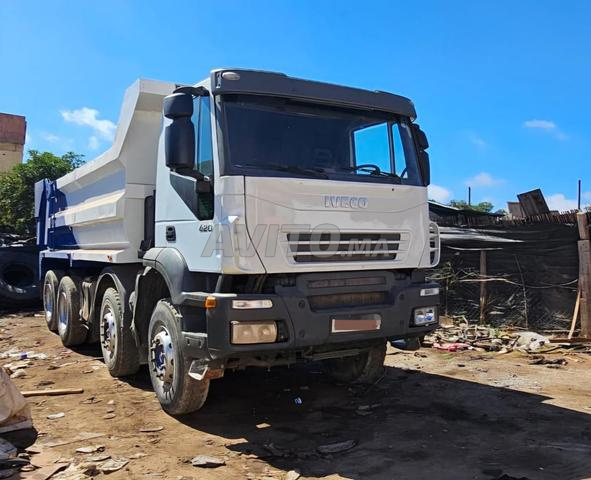 Vente camion 8x4 IVECO 2009