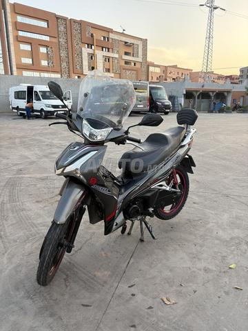 moto docker - 2