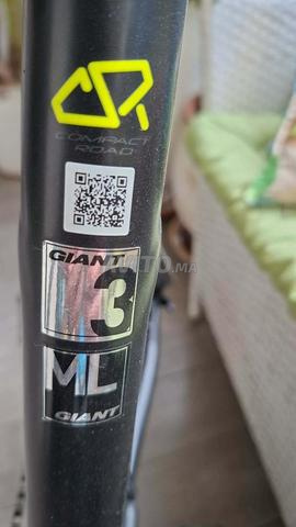 دراجة سباق GIANT M/L