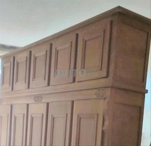 Grande armoire en bois sculpté – 5 portes - 2