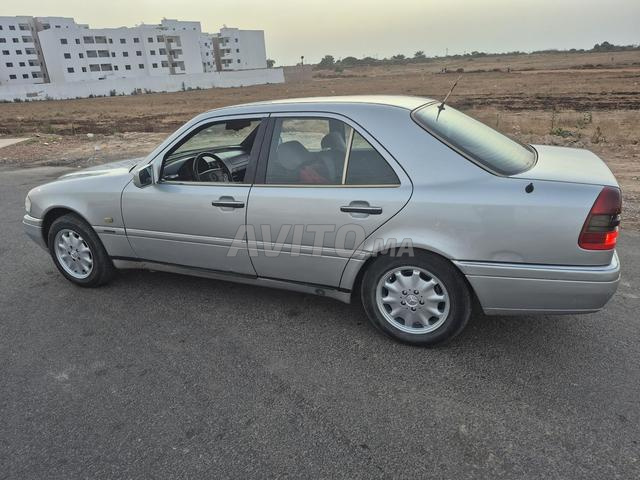 مرسيدس سي 220 دبليو 202