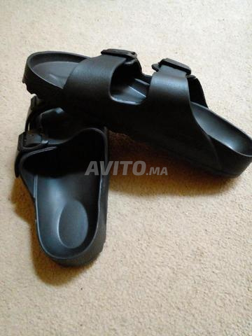 Sandale pour hommes en plastique, légère comme une plume. - 2