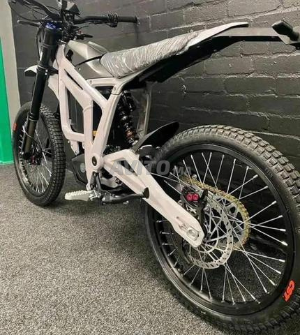 Moto Talaria Sting R TL60 homologuée route 2024 - 2