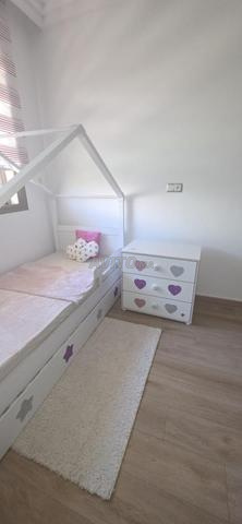 Chambre Montessori rose chez Cilek pour filles