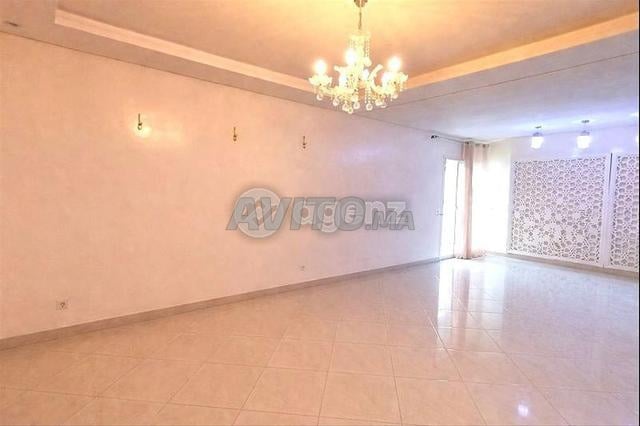 SKH-TE-1019 - مكتب للإيجار في سكيكينة