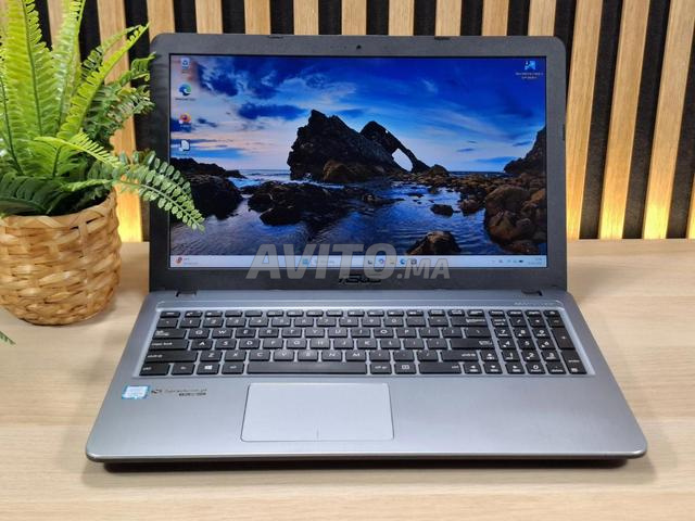 Asus i5 6ème Ram 8 disque 256 SSD écran 15
