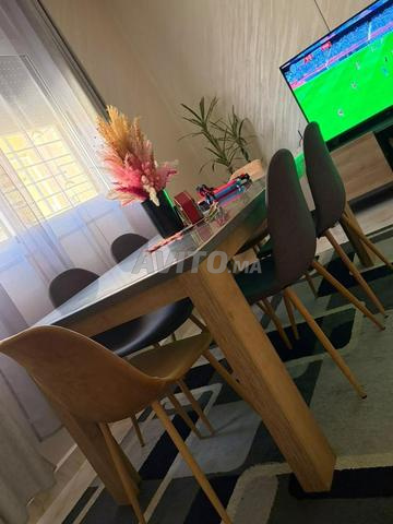 طاولة طعام و 6 كراسي من كيتيا