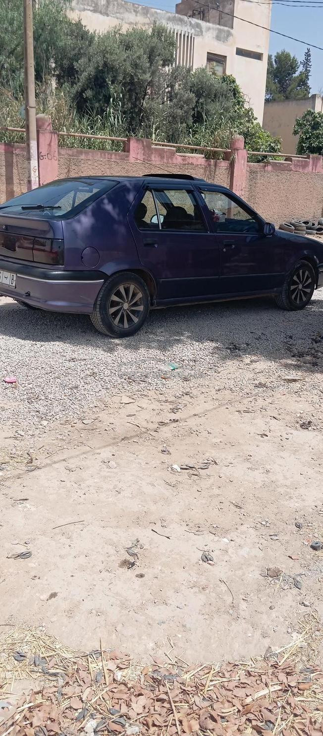 سيارة في حالة جيدة