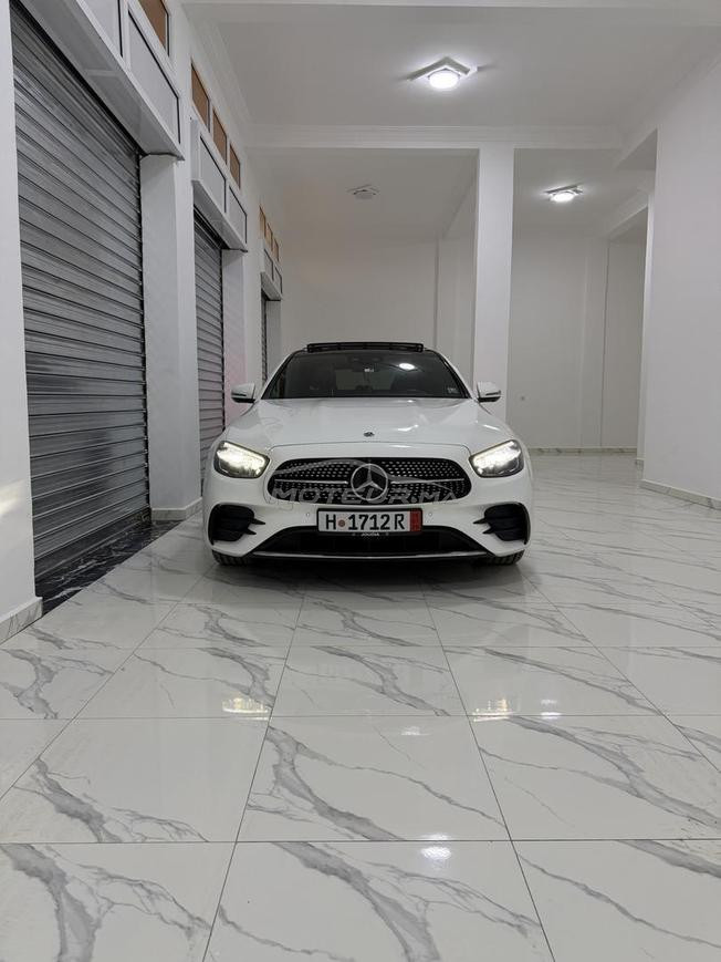 Mercedes Class E300 de hybrid diesel