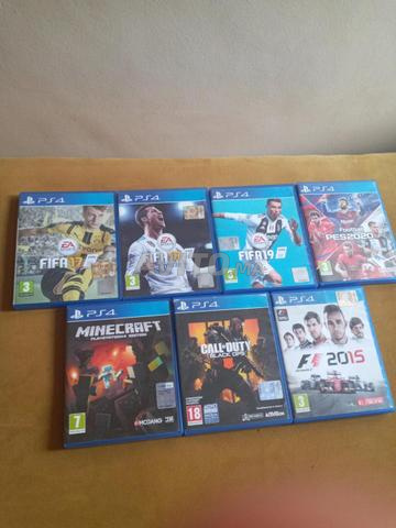 PS4 slim avec ses jeux - 2