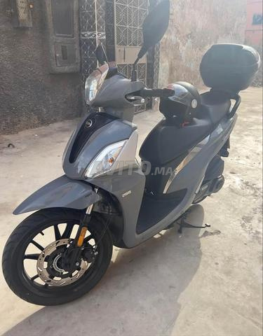 للبيع سكوتر SYM Symphony ST 200cc