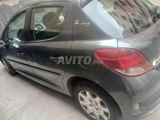 بيجو 207 ديزل يدوية 2009 بالدار البيضاء