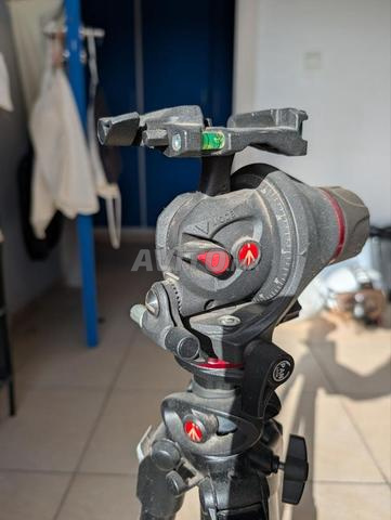 Trépied Manfrotto original et sa housse - 2