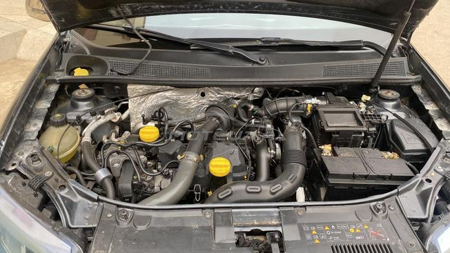 Dacia sandero stowaway 