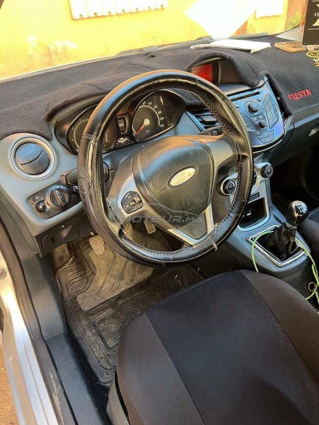 ford fiesta essence jamais accidentée 