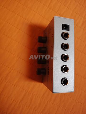مضخم سماعات ستيريو BEHRINGER HA400 - 2
