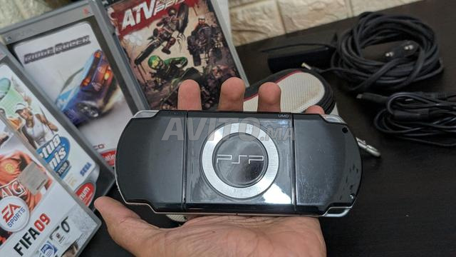 PSP-2004 comme neuf (sans carte mémoire) - 2
