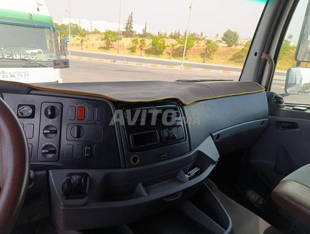 Tracteur Mercedes Axor très propre - 2