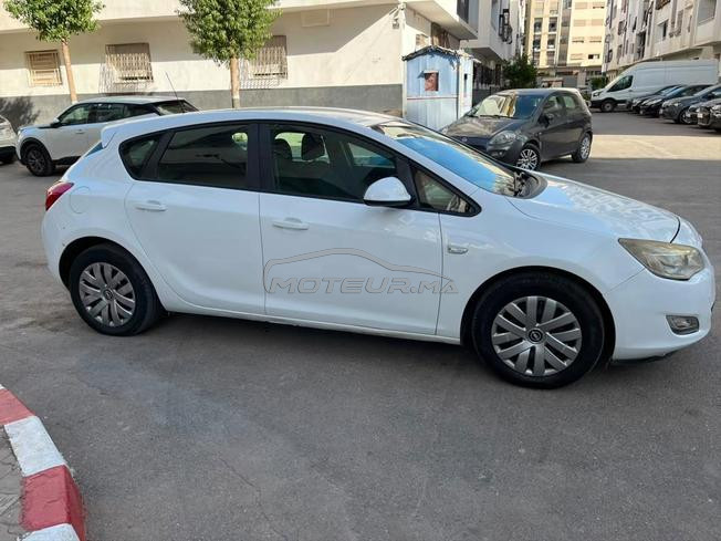 Opel Astra Essence Manuelle 2011 à Casablanca