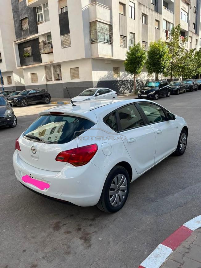 Opel Astra Essence Manuelle 2011 à Casablanca