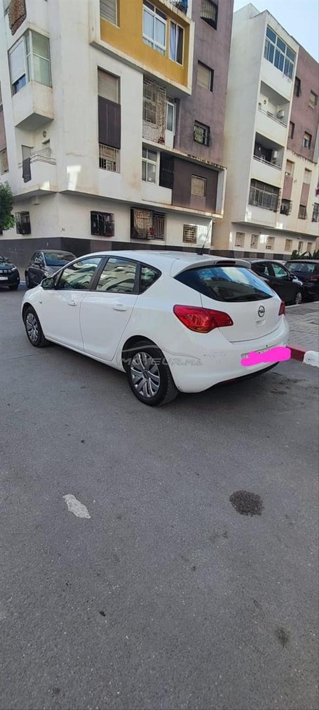 Opel Astra Essence Manuelle 2011 à Casablanca