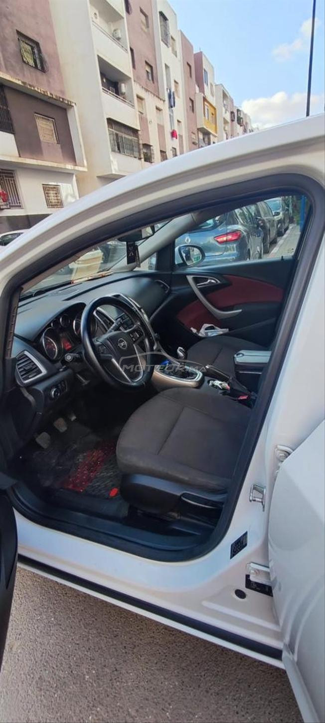 Opel Astra Essence Manuelle 2011 à Casablanca