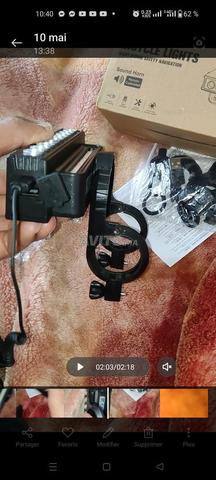 Projecteur et klaxon 3 en 1 pour vélo et trottinette - 2
