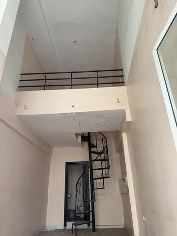 Magasin à vendre avec mezzanine - 2