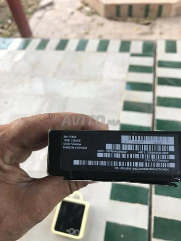 Samsung z flip 6 256gb 12 ram - 2