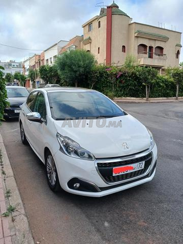بيجو بيضاء إصدار بانوراميك